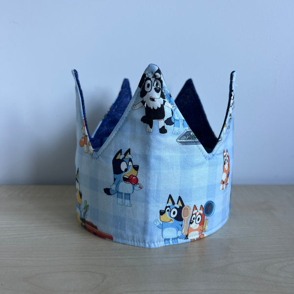 Crown - Bluey Family Bbq with Blue