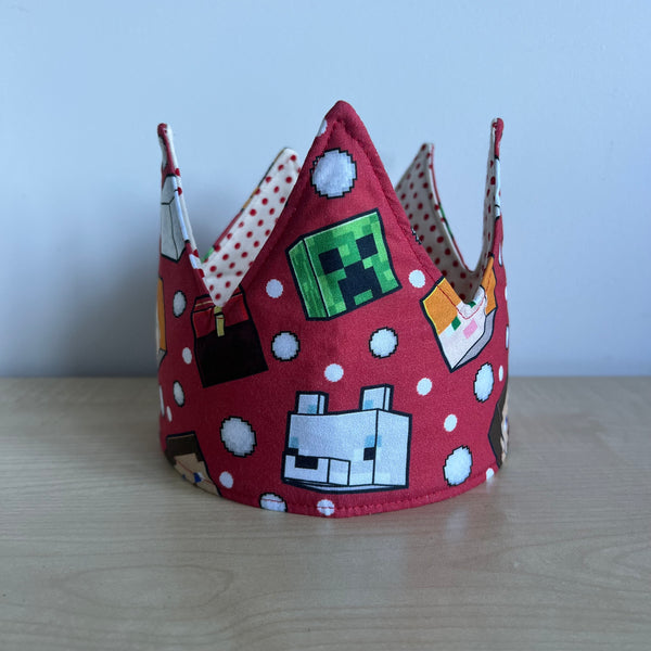 Crown - Minecraft with Red Dotts