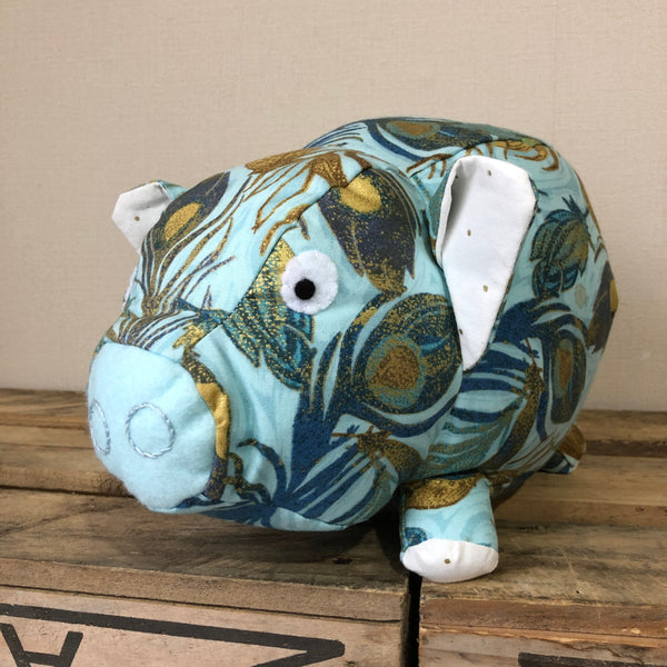 Pig - Blue feathers