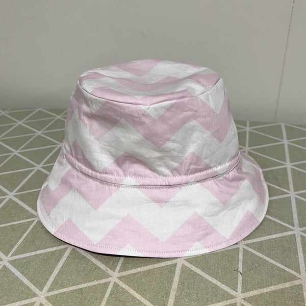 Bucket Hat - 0 to 3 months - Hot Pink and Pink Zigzag